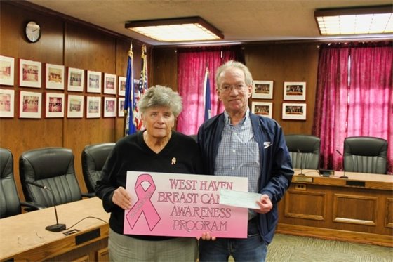 Dubel’s Cafe tees off for breast cancer scholarship fund