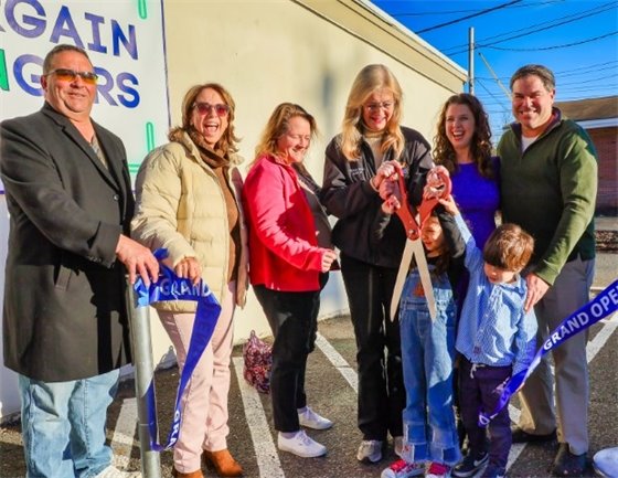 Bargain Bingers opens on upper Campbell Ave.