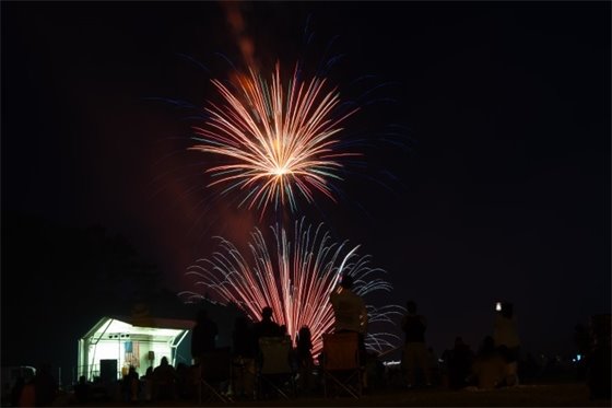 July 3 fireworks light up West Haven shoreline, dazzling people of all ages