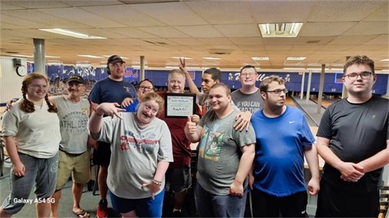 ‘Bowlin’’ Bob Nugent receives ‘Way to Go!’ award