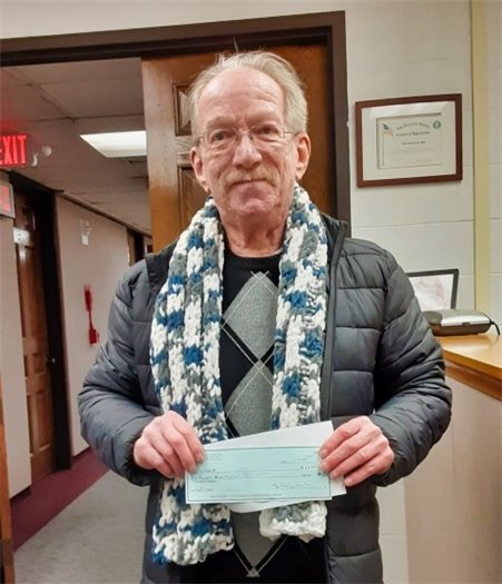 Dubel’s Cafe tees off for breast cancer scholarship fund