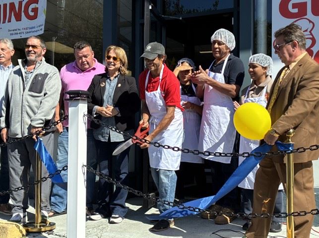 Gusto Bakery Opens in West Haven Steve Fontana (Small)