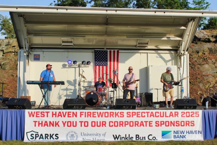 Fireworks 2025 042 II (Small)