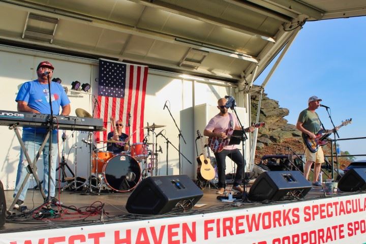 Fireworks 2025 053 II (Small)