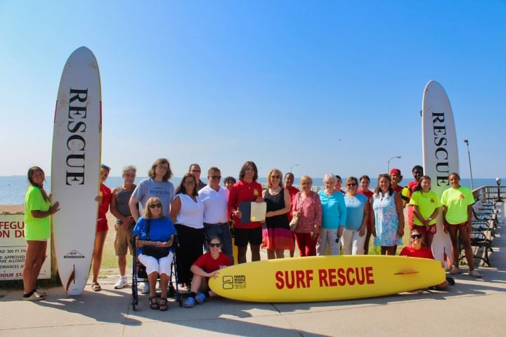 Lifeguard Jack Miklos Honored 024 II (Small)